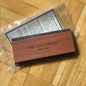 Brand new The laundress sweater comb